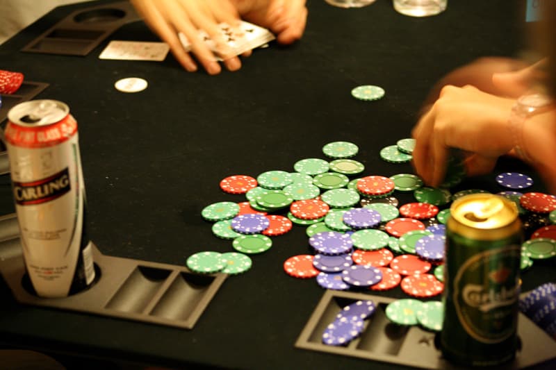 Poker là gì? Tổng hợp các loại hình cá cược phổ biến trong Poker