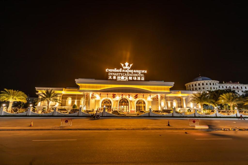 Khách sạn Casino Dynasty, Bavet (giá cập nhật năm 2024)