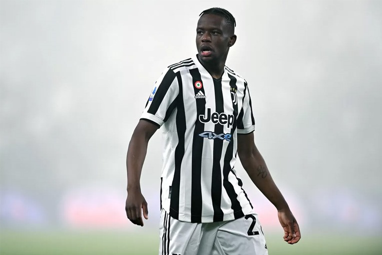 Juventus bán thành công tiền vệ Denis Zakaria