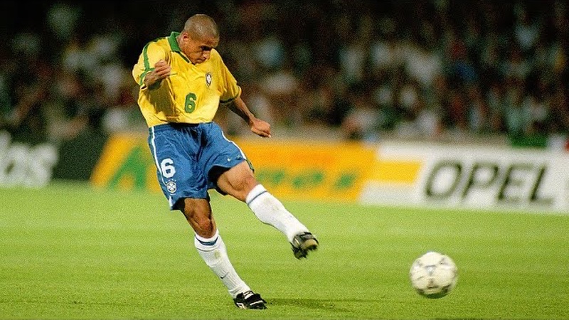 Cầu thủ Roberto Carlos - Huyền thoại với cú sút ảo diệu