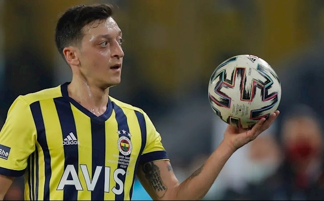 Ozil xác nhận giải nghệ ở đội bóng tuổi thơ Fenerbahce