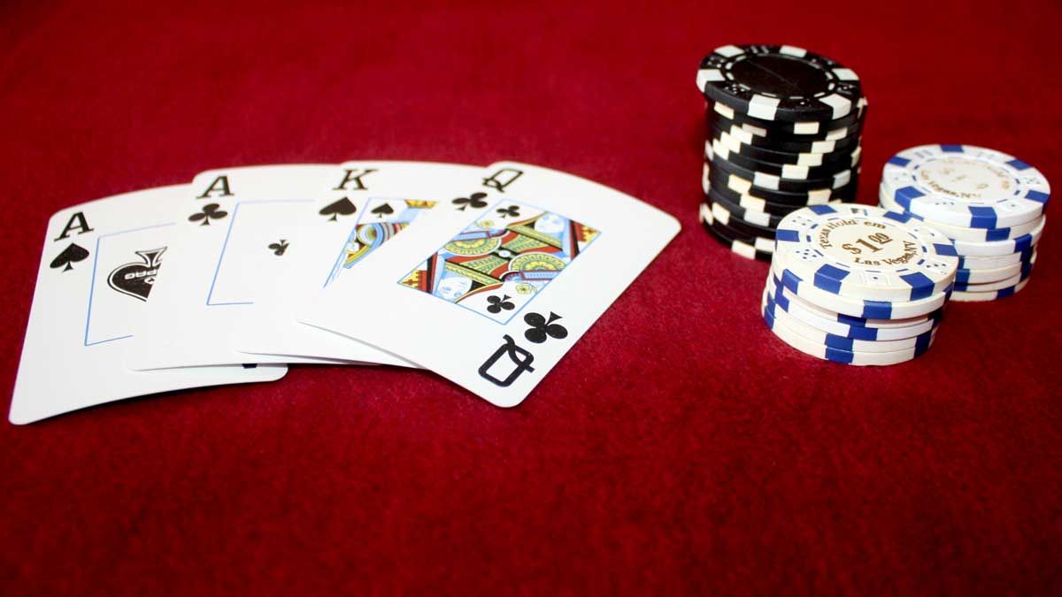 Cách chơi Omaha Poker: Hướng dẫn về luật chơi và chiến lược | Natural8