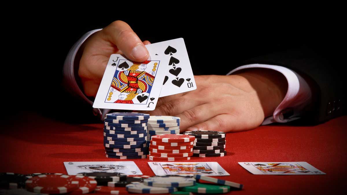 Cách chơi Omaha Poker: Hướng dẫn về luật chơi và chiến lược | Natural8