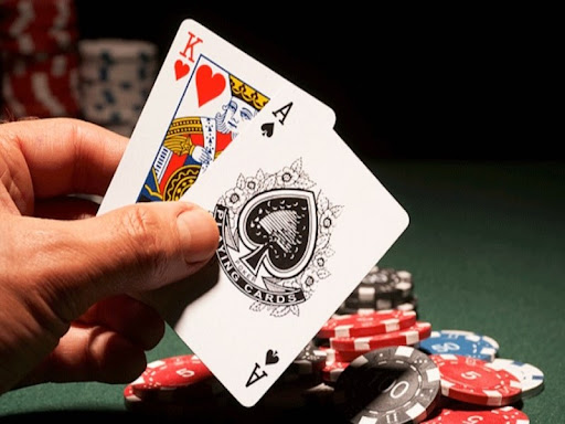 Blackjack - Cao thủ sòng bài tiết lộ 5 bí quyết chơi blackjack nơi công cộng