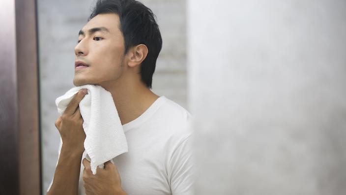 Tips chăm sóc da mặt nam giới theo từng độ tuổi | ELLE Man