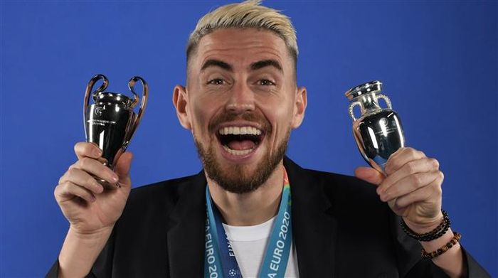 Jorginho giành giải Cầu thủ xuất sắc nhất UEFA - Báo An Giang Online