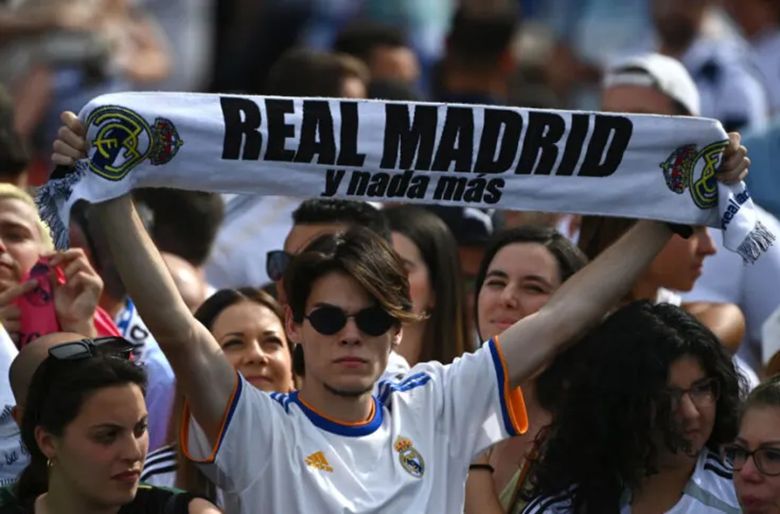 Người hâm mộ Real Madrid được gọi là gì? Những Madridista nổi tiếng trên toàn thế giới