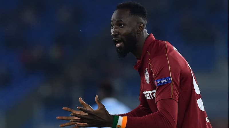 Cầu thủ bóng đá cao nhất thế giới ở thế hệ thứ 4 Cầu thủ cao nhất thế giới trong làng bóng đá thời đại