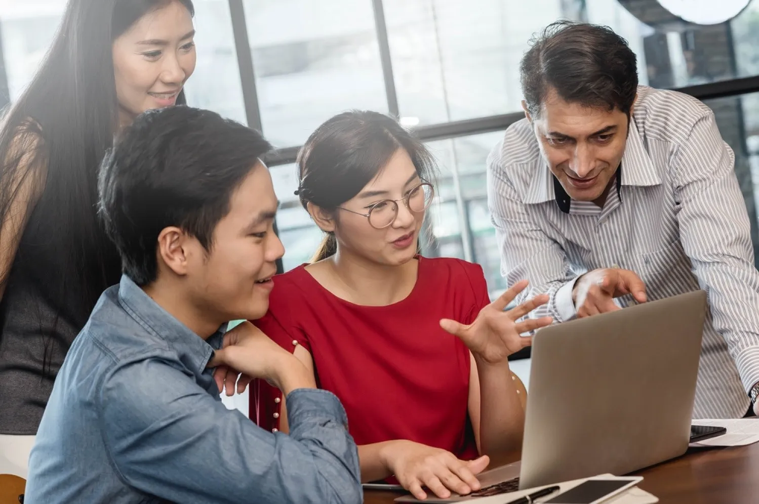 Kỹ năng bán hàng là gì? Cách rèn luyện kỹ năng bán hàng hiệu quả cho người mới